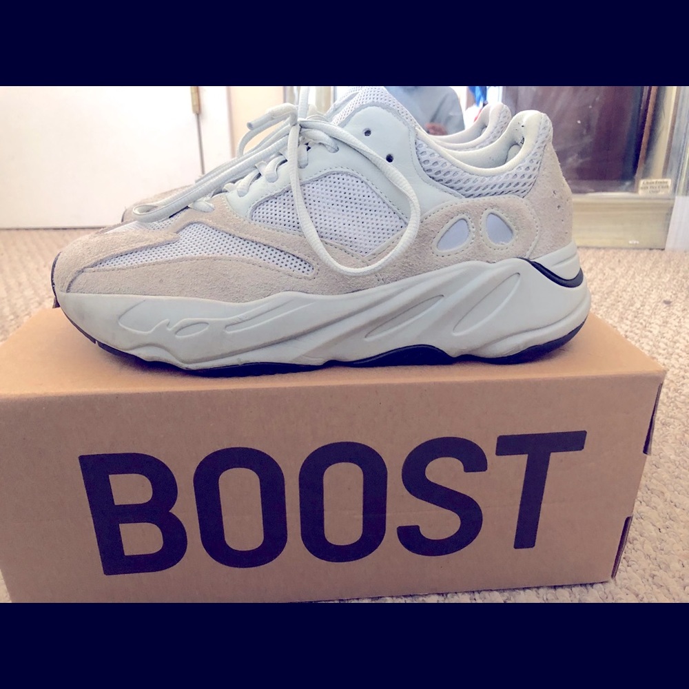 Yeezy boost 700
